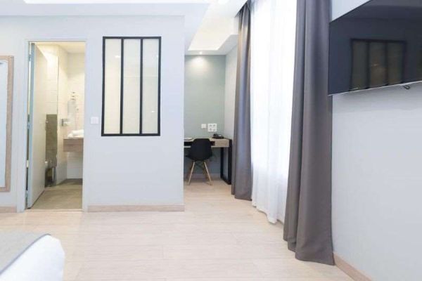 Grand Hotel (Clichy)